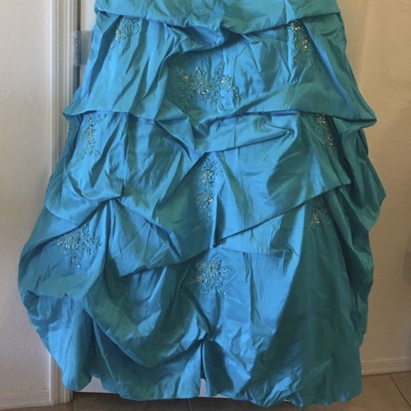 Turquoise dress with gold Rhinestones - Picture 6 of 6